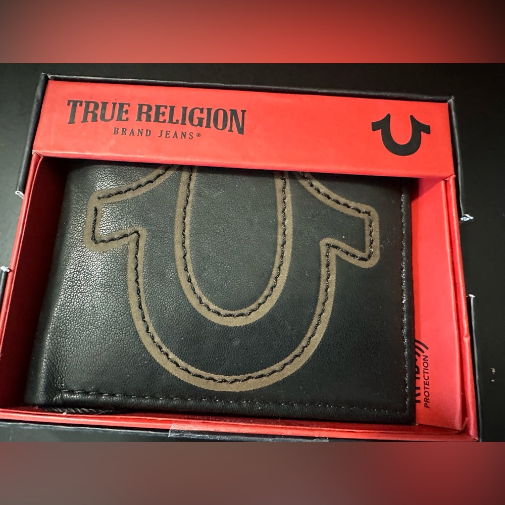 🆕True Religion Bifold Leather Wallet